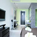 Moai 4* Rom