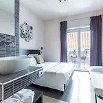 Moai Bed & Breakfast Rom