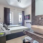 Moai Bed & Breakfast