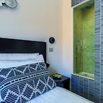 Bed & Breakfast Moai 4*