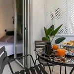 Moai Bed & Breakfast