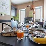 Frühstückspension Moai