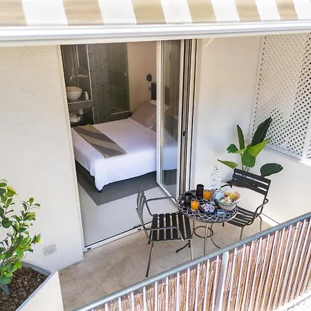 Moai Bed & Breakfast Rome