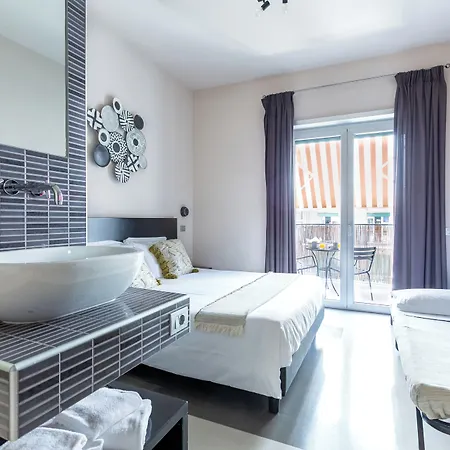 Moai Bed & Breakfast Rome