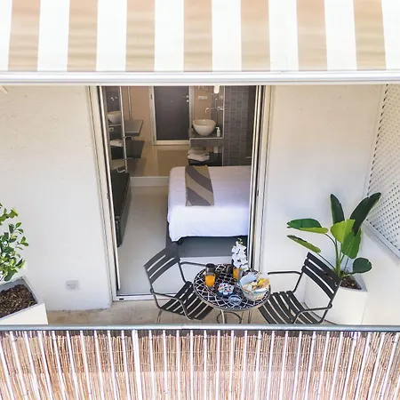 Bed & Breakfast Moai 4*