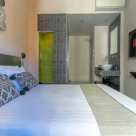 Moai Bed & Breakfast 4*
