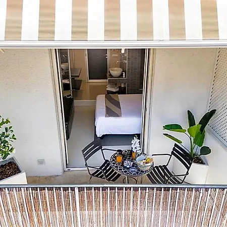Moai Bed & Breakfast Roma