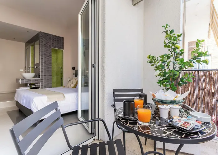 Bed & Breakfast Moai Roma
