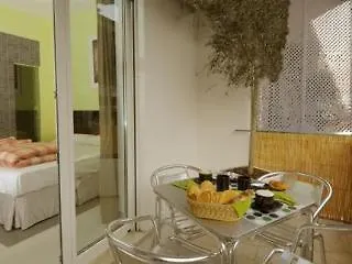 Moai Oda ve Kahvaltı Roma